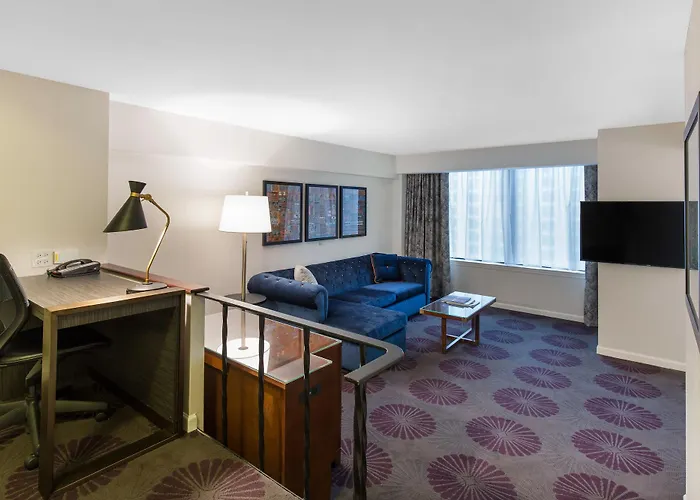 The Collection Magnificent Mile 4*