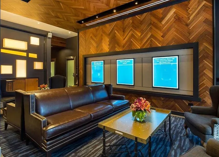 The Collection Magnificent Mile Hotel 4*