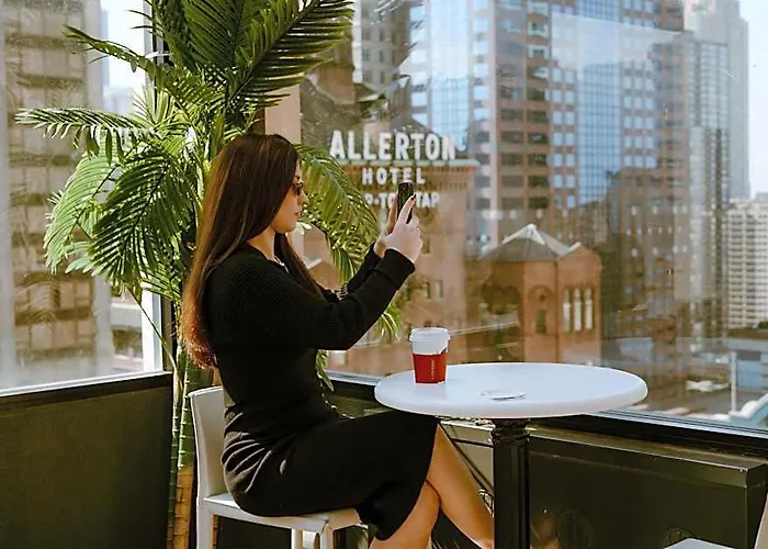 The Collection Magnificent Mile 4*
