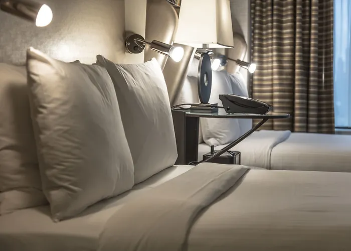 The Collection Magnificent Mile 4*