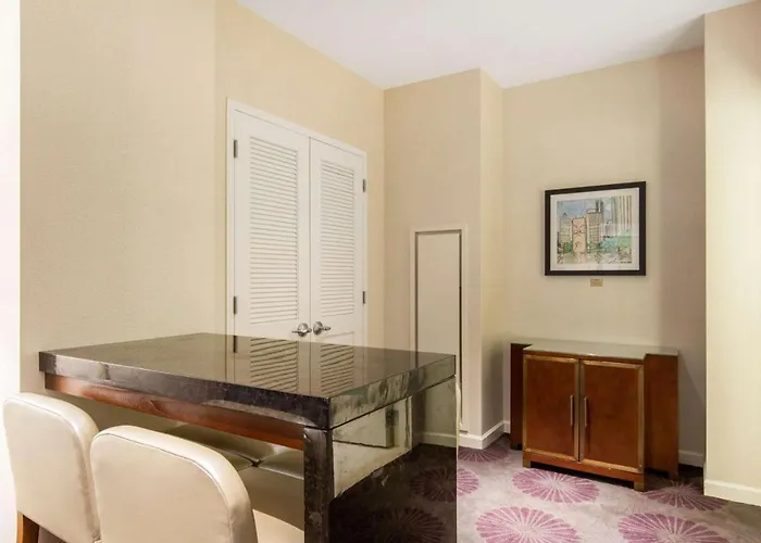 The Collection Magnificent Mile Hotel 4*