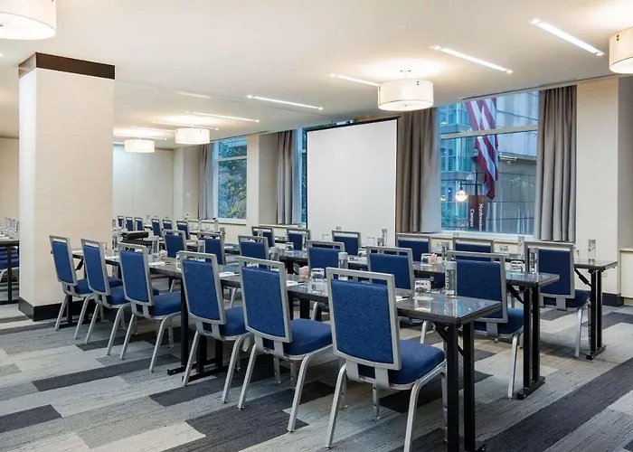 Hotel The Collection Magnificent Mile 4*